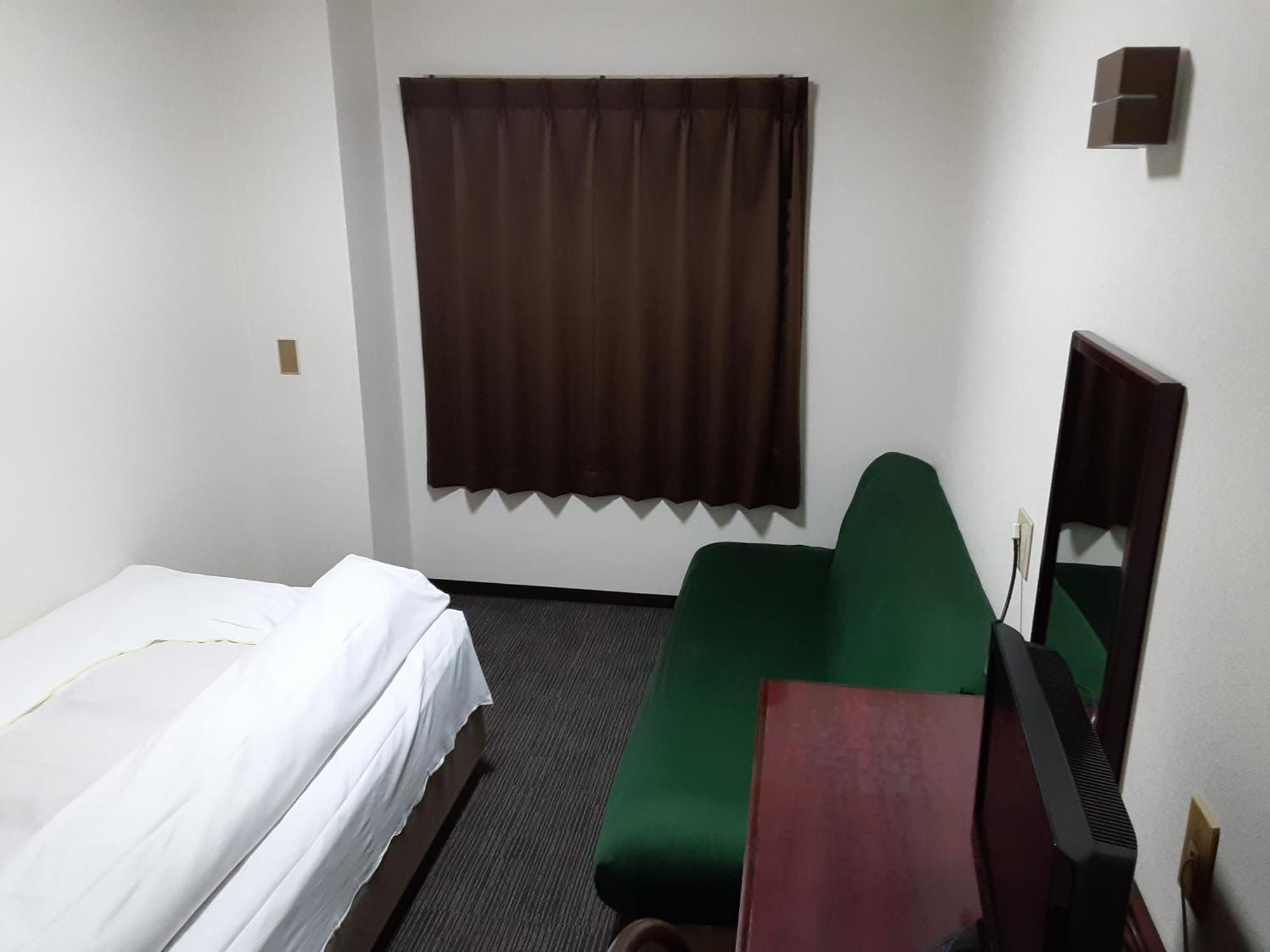 Aoi Business Hotel Фукуяма Екстериор снимка