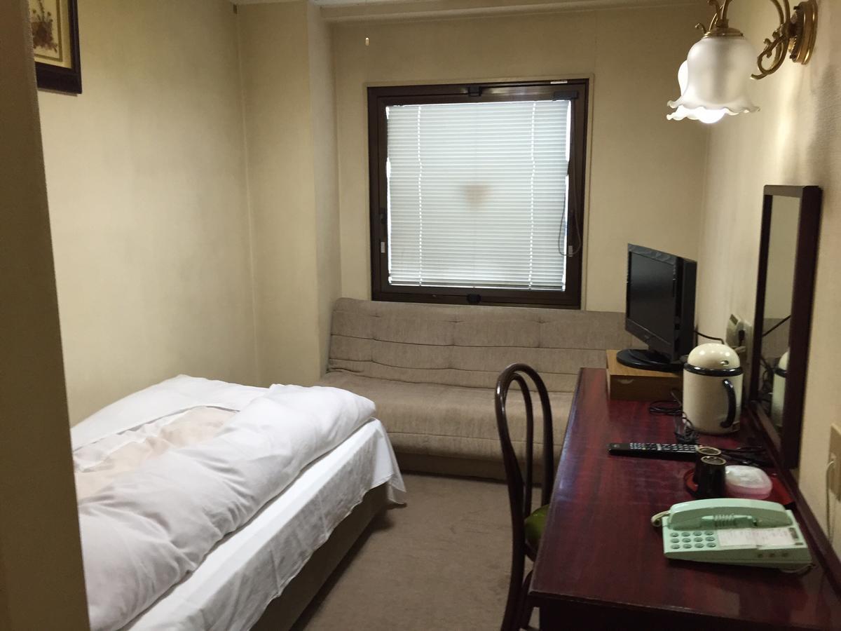 Aoi Business Hotel Фукуяма Екстериор снимка