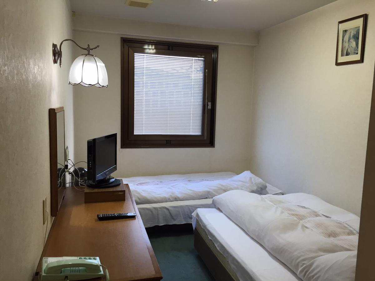 Aoi Business Hotel Фукуяма Екстериор снимка