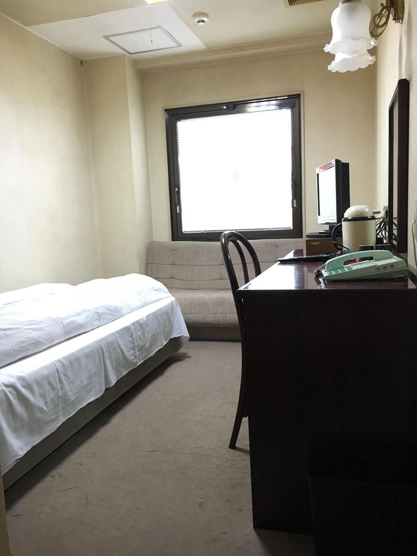 Aoi Business Hotel Фукуяма Екстериор снимка